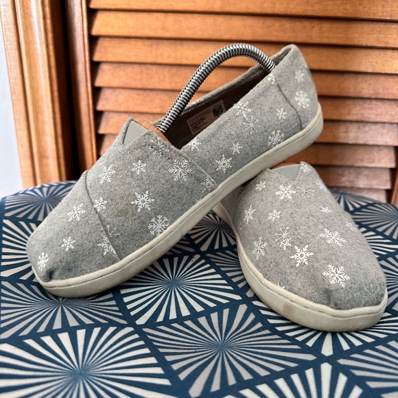 Like new snowflake Toms - Picture 4 of 9
